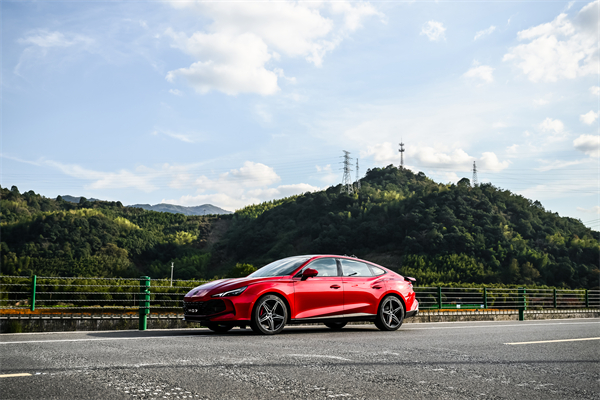 B級運動轎車新標桿來了，MG7 2025款智能登場，限時一口價11.29萬元起
