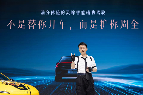 10.98萬元起！五菱星光2025款開啟預(yù)售，攜手《和平精英》打造年輕人的智能實戰(zhàn)利器！